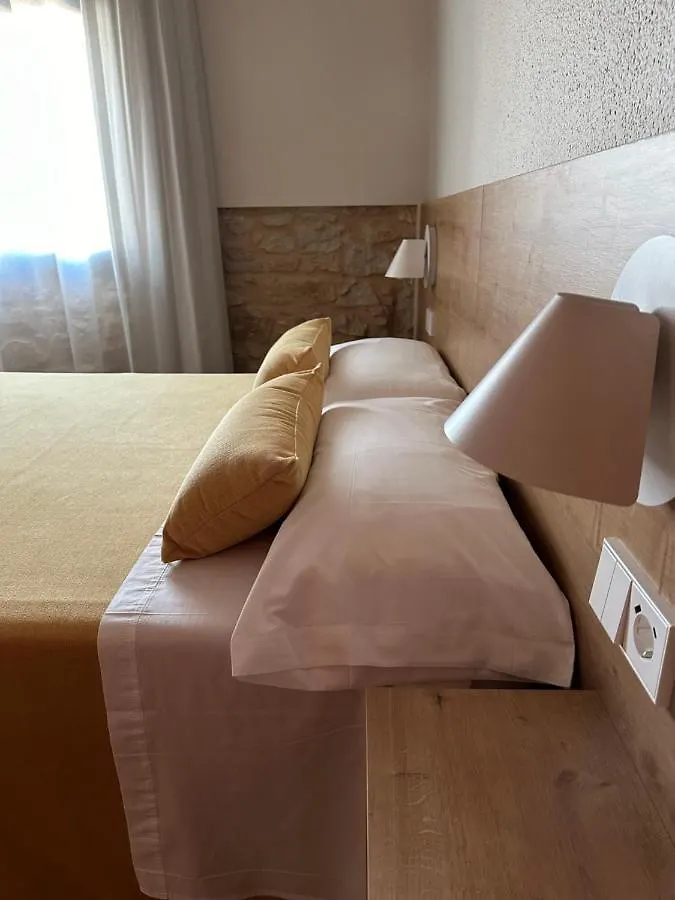 Hostal Barris Pals 2*,